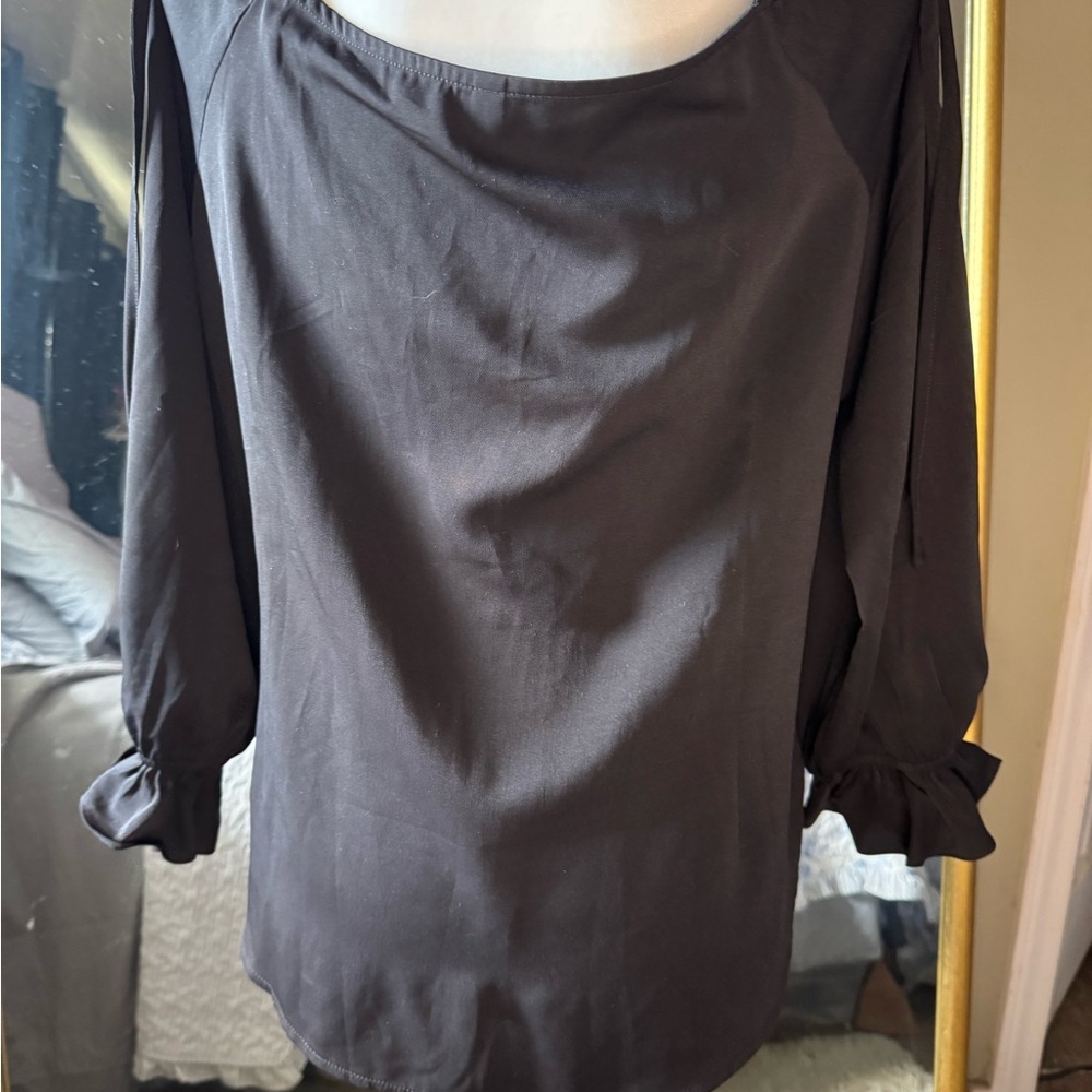 Elegant Black Button-Down Women's Top - Picture 4 of 8